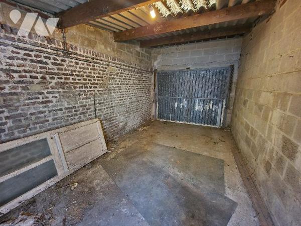 Immeuble/Maison - SAINT-QUENITN