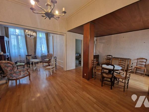 Immeuble/Maison - SAINT-QUENITN