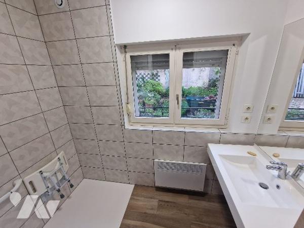 Immeuble/Maison - SAINT-QUENITN