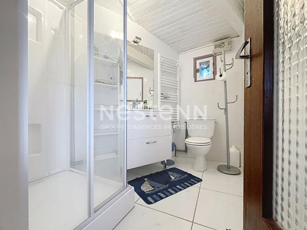 EXCLUSIVITE ! Immeuble en pierre à rénover avec local commercial dans le centre de Tence