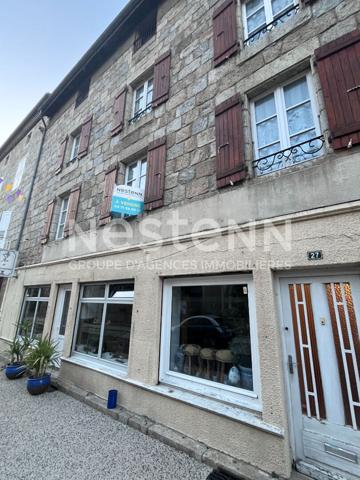 EXCLUSIVITE ! Immeuble en pierre à rénover avec local commercial dans le centre de Tence