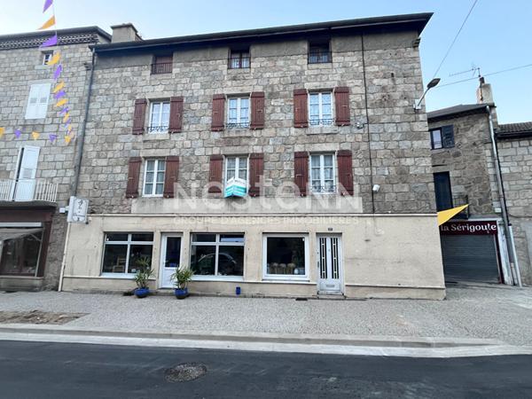 EXCLUSIVITE ! Immeuble en pierre à rénover avec local commercial dans le centre de Tence