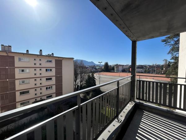 T3 dans residence recente