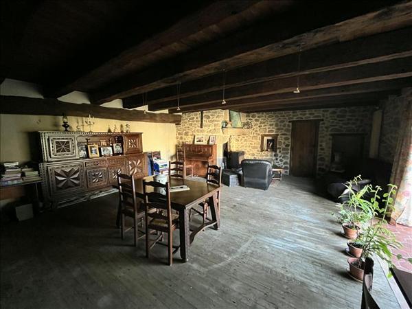 Maison à vendre |  Saint-Estèphe |  5 pièces | 150 m²