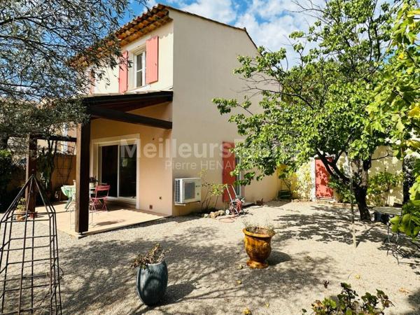 Villa individuelle de 78m2 avec jardin et garage dans résidence avec piscine