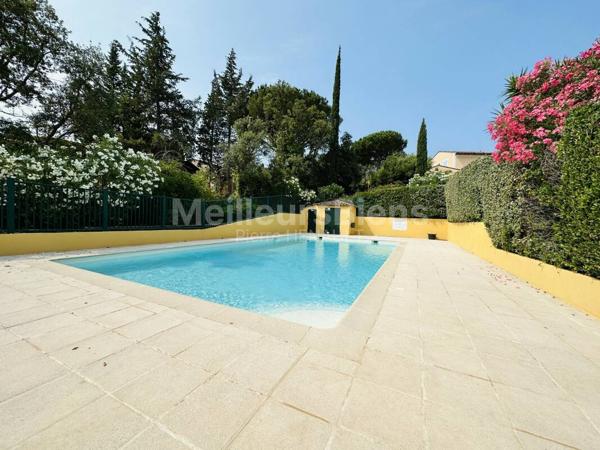 Villa individuelle de 78m2 avec jardin et garage dans résidence avec piscine