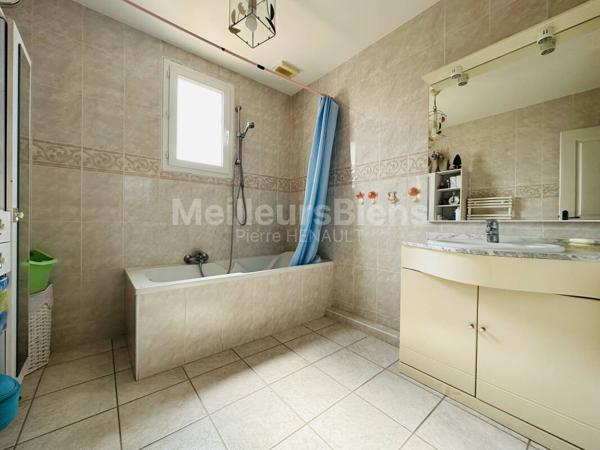 Villa individuelle de 78m2 avec jardin et garage dans résidence avec piscine