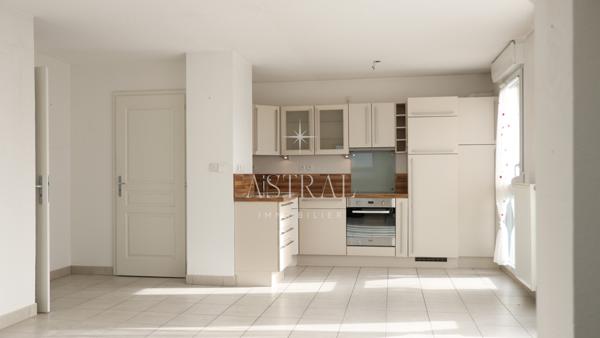 Appartement dernier étage avec balcon et ascenseur Sierentz 272 480 € H.A.I.*