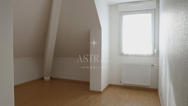 Appartement dernier étage avec balcon et ascenseur Sierentz 272 480 € H.A.I.*
