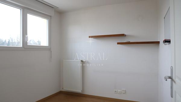 Appartement dernier étage avec balcon et ascenseur Sierentz 272 480 € H.A.I.*