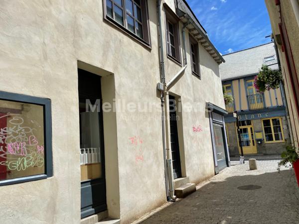 Immeuble dans centre de Chateaugiron