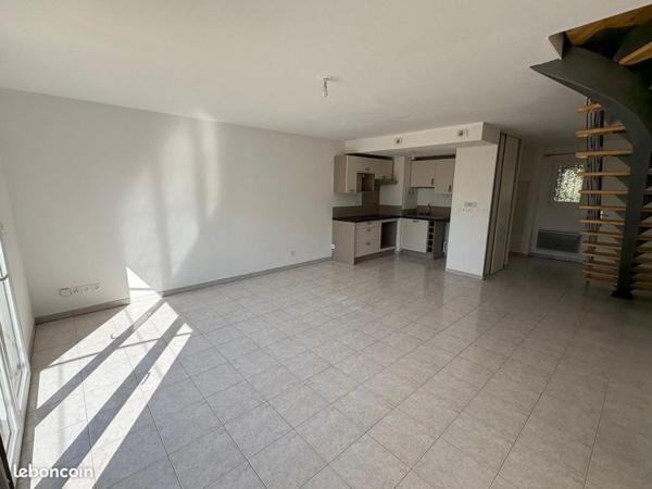 T3 Duplex avec terrasse, jardin et garage