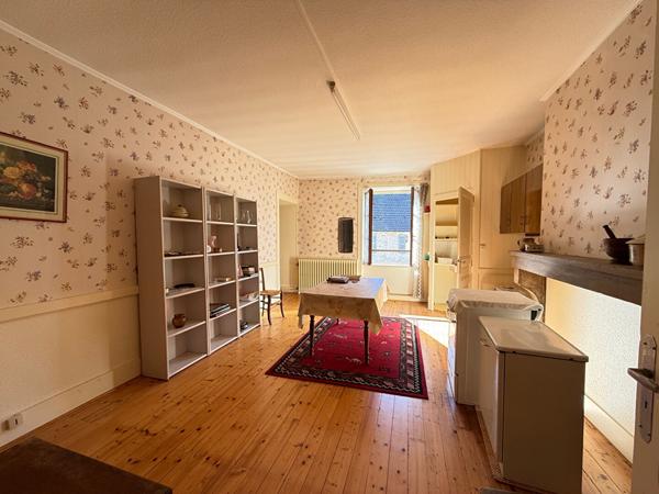 Maison - 8 pièces - 186 m²