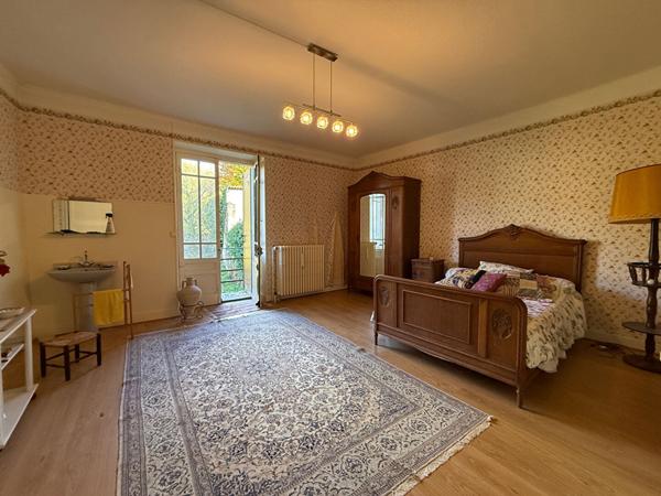 Maison - 8 pièces - 186 m²