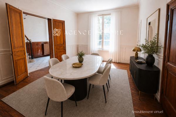 Élégante maison de maître en plein cœur de ville avec jardin garage et caves