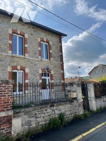 MAISON EN PIERRES MITOYENNE D'UN COTE