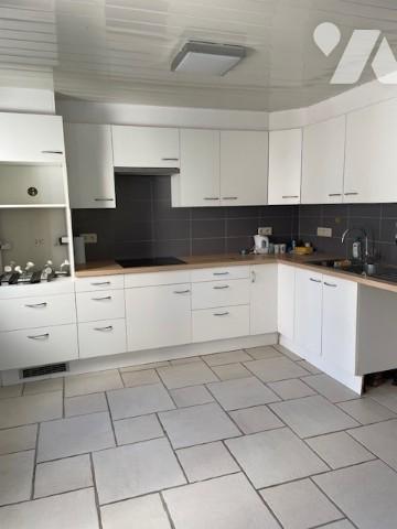 MAISON EN PIERRES MITOYENNE D'UN COTE