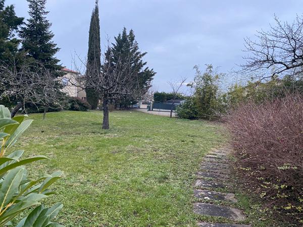 Maison de Plain Pied 111M2 sur terrain de 530M2 à GREZIEU LA VARENNE