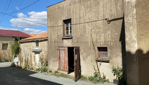 PRIN-DEYRANÇON (79210) , Grange à rénover avec certificat d'urbanisme positif