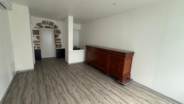 Local commercial 2 pièces 53 m2