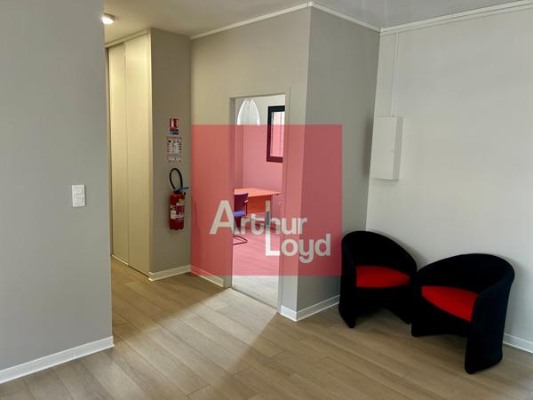 À LOUER Plateau de bureaux 162 m² Quartier d'affaires dynamique à Boé