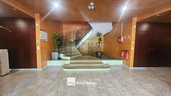 Bureaux à vendre ou à louer Saint-Didier-au-Mont-d'Or divisibles dès 200 m²
