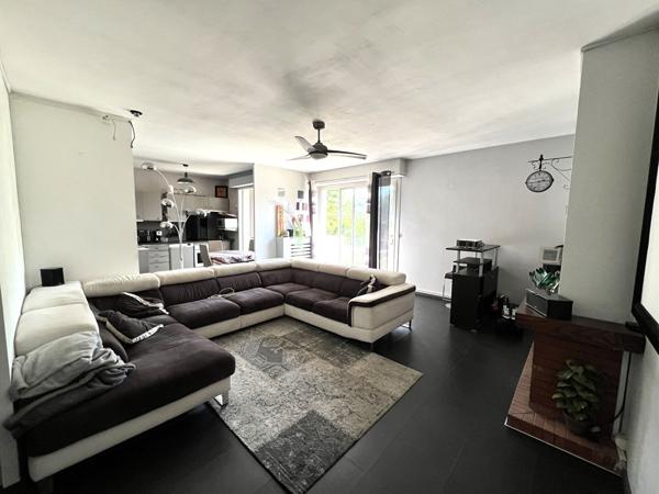 PAU Appartement Duplex 6 pièce(s) 139 m2 avec 4 balcons, un parking couvert sécurisé et une cave