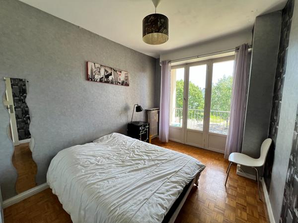 PAU Appartement Duplex 6 pièce(s) 139 m2 avec 4 balcons, un parking couvert sécurisé et une cave