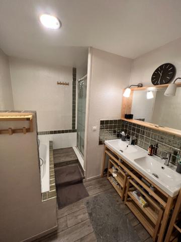 PAU Appartement Duplex 6 pièce(s) 139 m2 avec 4 balcons, un parking couvert sécurisé et une cave