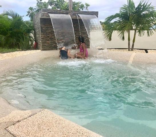 Deux villas et piscines au HELLEUX, SAINTE ANNE (971)