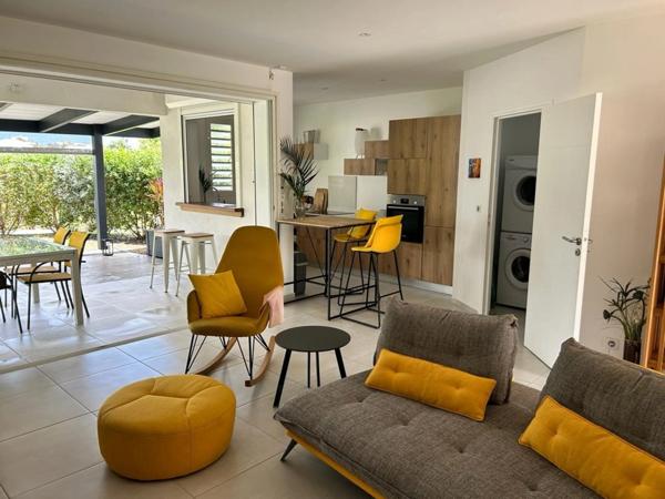 Deux villas et piscines au HELLEUX, SAINTE ANNE (971)