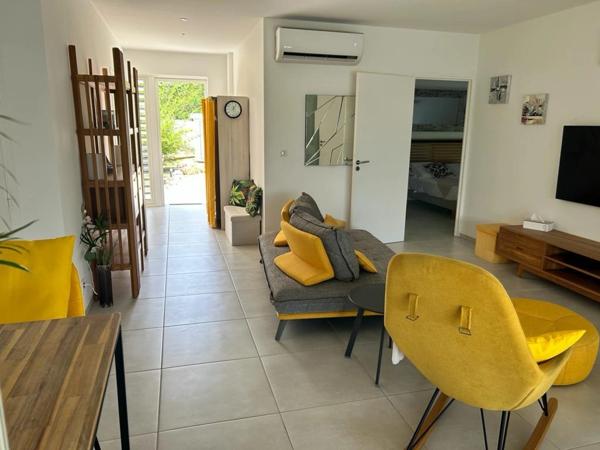 Deux villas et piscines au HELLEUX, SAINTE ANNE (971)