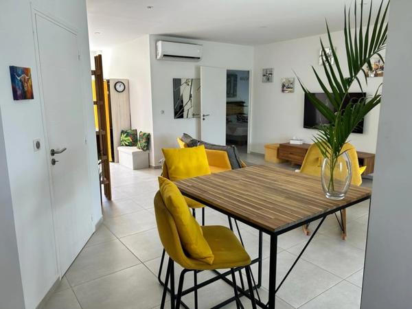 Deux villas et piscines au HELLEUX, SAINTE ANNE (971)