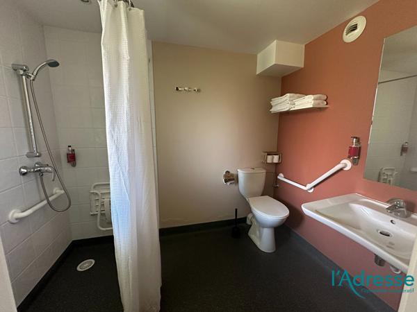 Rez de jardin 2 pièces 40 m² : BAIL COMMERCIAL