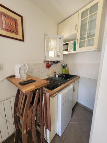 Studio indépendant rue de Belleville