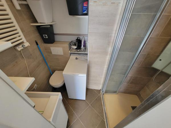 Studio indépendant rue de Belleville