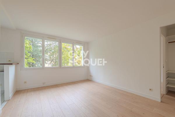 Vue imprenable sur les jardins ? Dernier étage ? Entièrement rénové