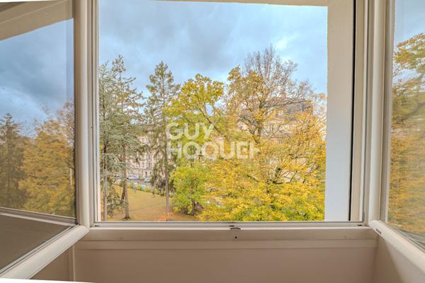 Vue imprenable sur les jardins ? Dernier étage ? Entièrement rénové