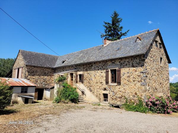 Un corps de ferme avec dépendances - 7kms de Villefranche de Rouergue Morlhon le haut