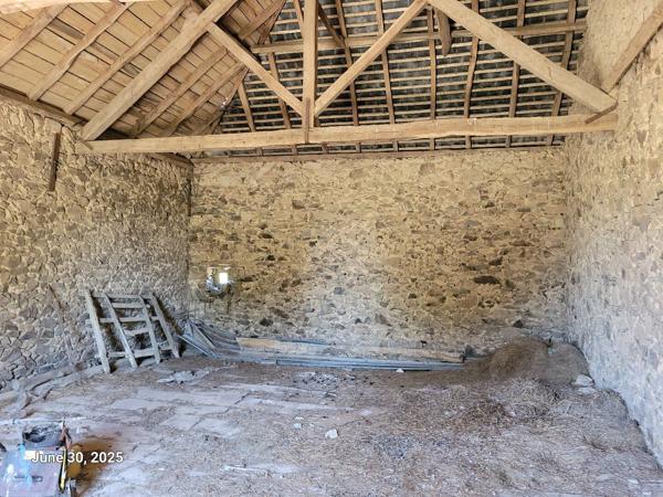 Un corps de ferme avec dépendances - 7kms de Villefranche de Rouergue Morlhon le haut