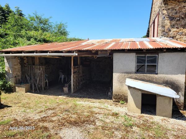 Un corps de ferme avec dépendances - 7kms de Villefranche de Rouergue Morlhon le haut