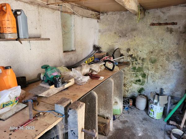Un corps de ferme avec dépendances - 7kms de Villefranche de Rouergue Morlhon le haut