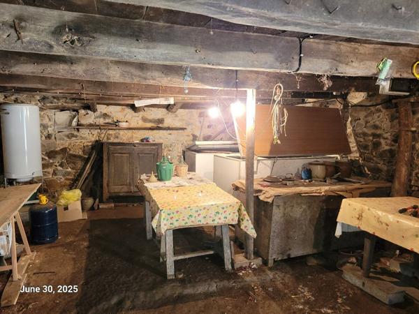 Un corps de ferme avec dépendances - 7kms de Villefranche de Rouergue Morlhon le haut