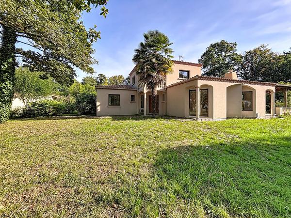 Maison 3 chambres et bureau 163m² - La Chevrolière Landes des Tréjets