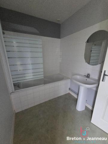 Ensemble immobilier entre Montsûrs et Mayenne