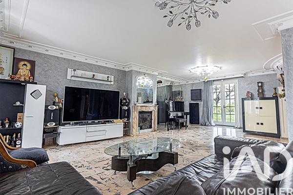 Maison à vendre 10 pièces 307 m² Bron