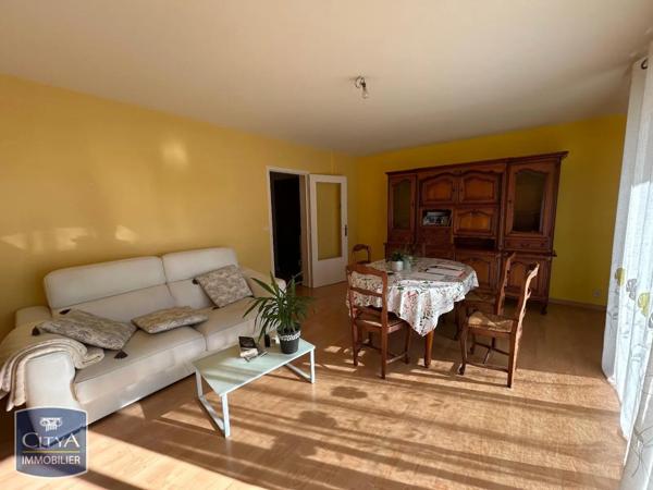 Appartement à louer 3 pièces 77.44m²