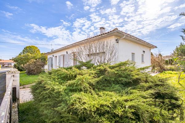 Maison à vendre à Saint Sylvestre-sur-Lot.