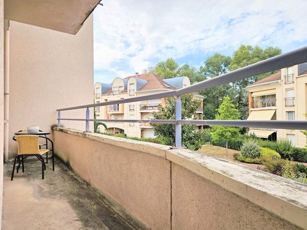 Appartement Osny 3 pièces, centre-ville, Balcon, 2 parkings et cave