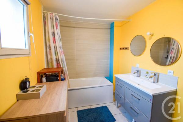 Maison à vendre  6 pièces - 107,95 m 2   CHALEINS  - 01